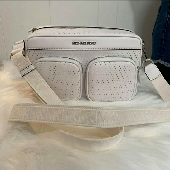 MICHAEL KORS HANOVER LG EW CROSSBODY - Picture 2 of 4